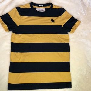 Abercrombie and Fitch Muscle Shirt (Medium)